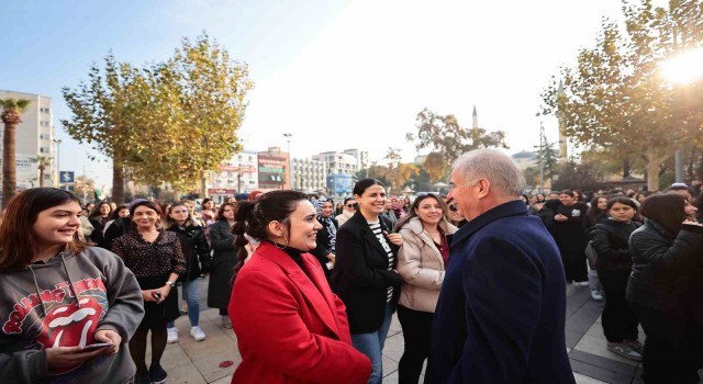Denizlili kadınlar seçme ve seçilme hakkının verilişini kutladı