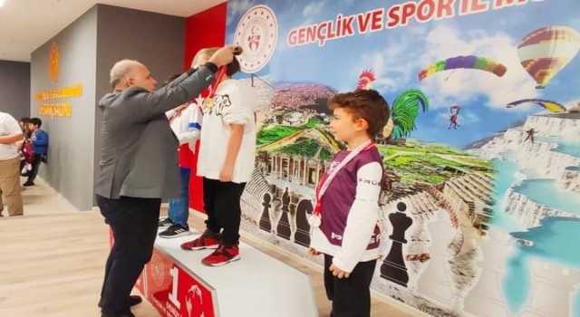 Denizliyi Türkiye Satranç Şampiyonasında temsil edecek sporcular belli oldu