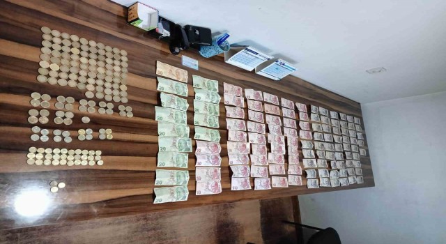 Dilencinin üzerinden bin 130 TL çıktı