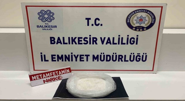 Direksiyon haznesine saklanan uyuşturucuyu Cash buldu