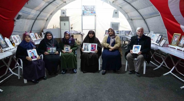 Diyarbakır annelerinden Ankarada HDP önündeki eyleme destek