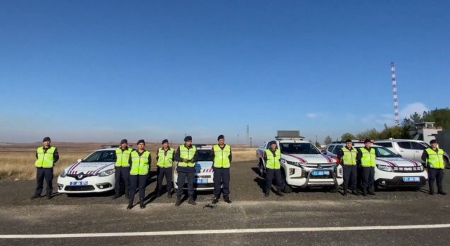 Diyarbakırda jandarma ekiplerinden dronlu denetim