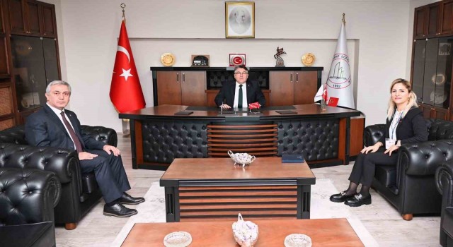 Doç. Dr. Çiğdemoğlundan Rektör Özölçere ziyaret