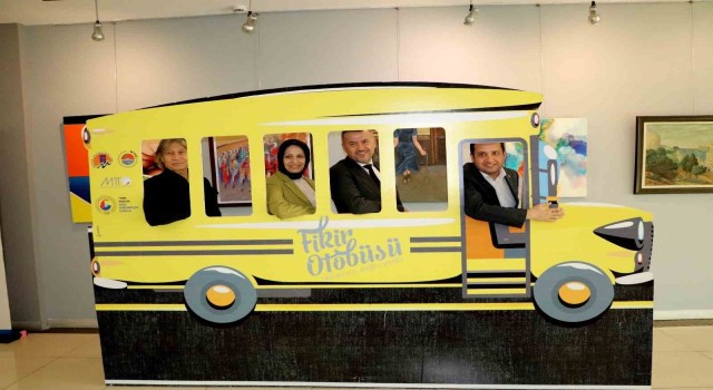 Durmuş: Evlatlarımızı Türkiye Yüzyılının mimarı yapmak için her türlü desteği sunuyoruz