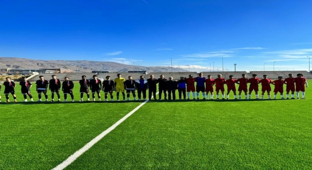 EBYÜnün ev sahipliği yaptığı Üniversiteler Arası Bölgesel Ligler Futbol Turnuvası başladı