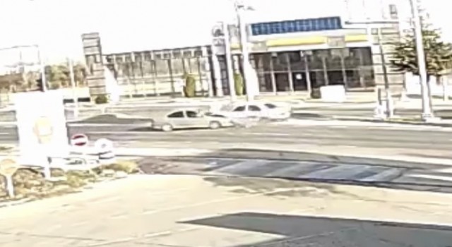 Elazığda kaza kameralara yansıdı