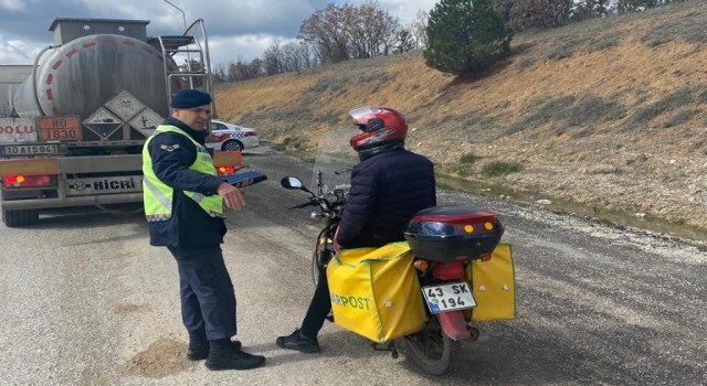 Emette jandarma trafik ekipleri denetimlerini aralıksız sürdürüyor