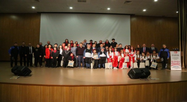 Engelli Korosu ve Engelliler Folklor Gösterisi İzleyenleri Büyüledi