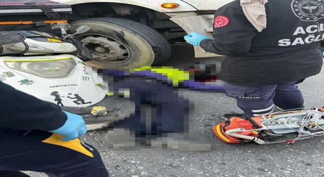 Esenyurtta kamyonun çarptığı motor kurye hayatını kaybetti