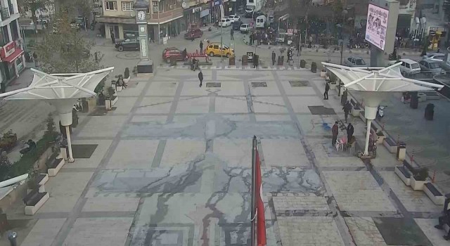 Gemlik depremi 225 kilometre uzaklıktaki Sındırgıyı salladı