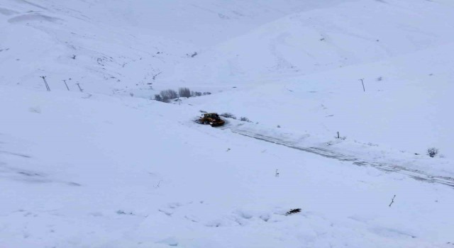 Hakkaride 32 yerleşim yerinin yolu ulaşıma kapandı