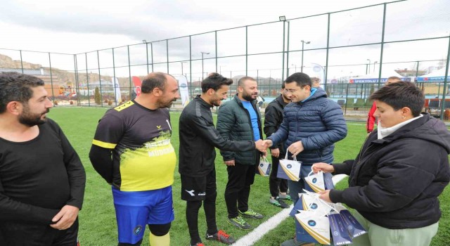 İpekyolu Belediyesinin birimler arası futbol turnuvasında final coşkusu yaşandı