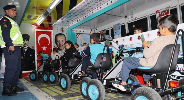 Jandarmadan Osmaniye'de trafik eğitimi