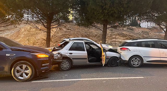 Kahramanmaraş’ta kırmızı ışıkta duran