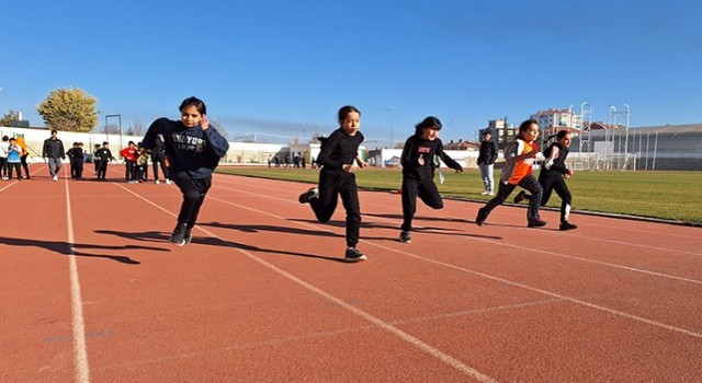 Karamanda düzenlenen U14 atletizm il yarışmaları sona erdi