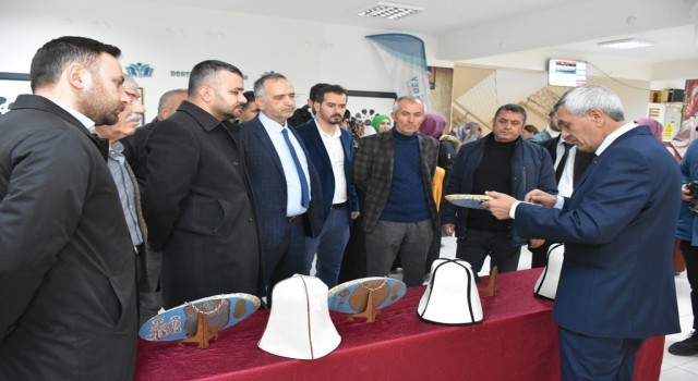 Karamanda Taş Devrinden Bugüne resim sergisi açıldı