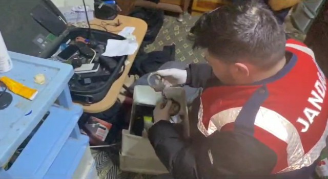 Karsta JASAT hayvan hırsızlığı çetesini çökertti