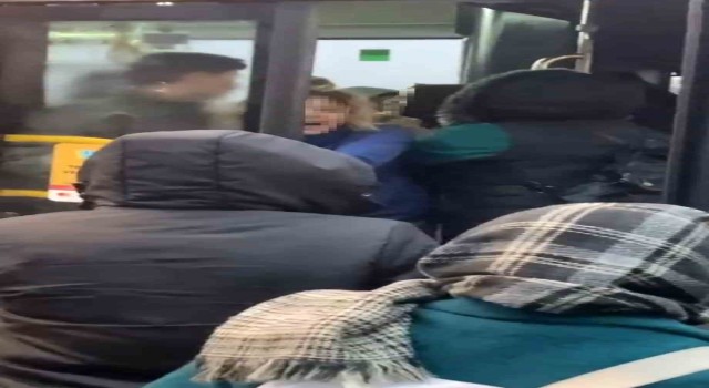Kartalda otobüste 2 kadın yolcu arasındaki kavga kamerada