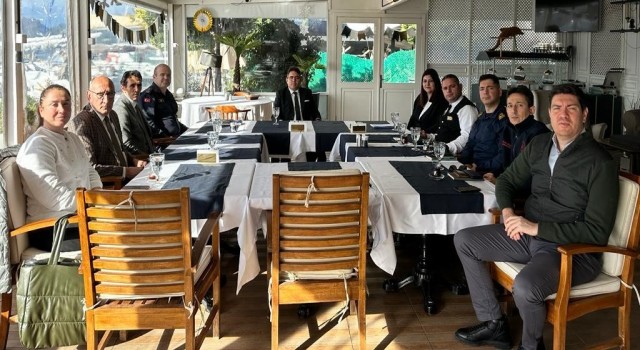 Kaymakam Kaya deniz otoriteleri ile deniz güvenliği hakkında toplantı yaptı
