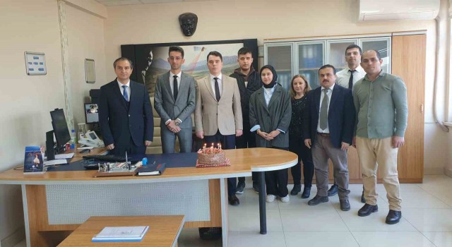 Kaymakamdan başarılı memura ödül