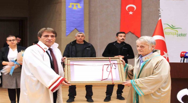 Kırım Tatar Halkının Milli Lideri Kırımoğlu'na Konya'da fahri doktora verildi
