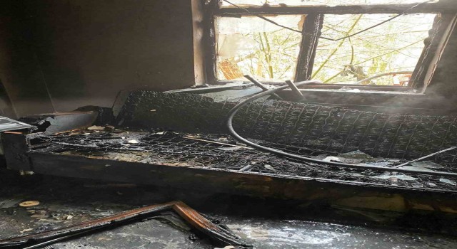 Kırklarelinde ateşle oynayan çocuk evi yaktı