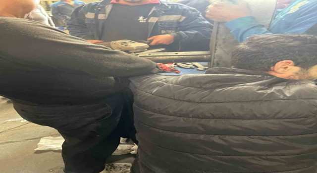Kolunu pres makinesine kaptıran işçi yaralandı