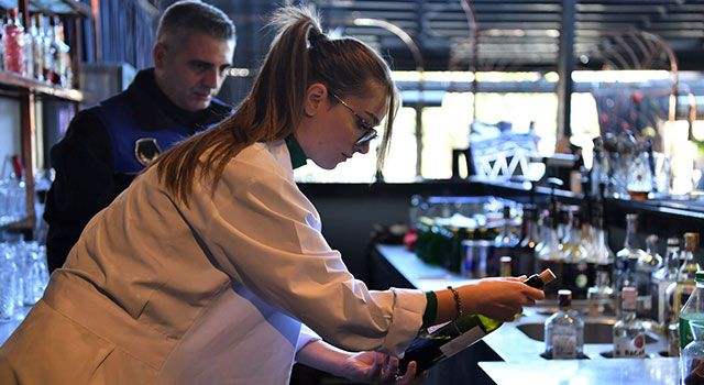 Konyaaltı’ndaki işletmelere yılbaşı denetimi yapıldı