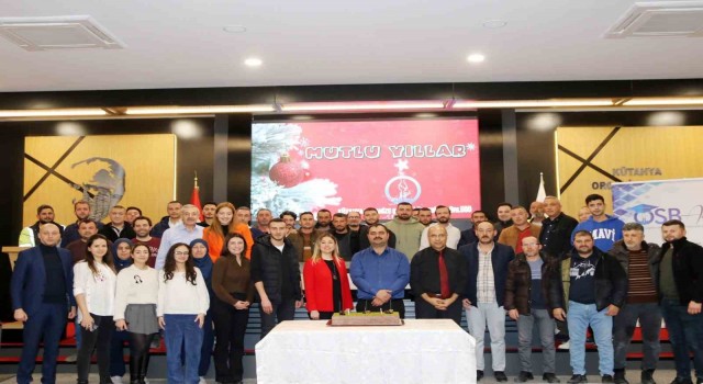 Kütahya OSB Müdürlüğü personelleri, yeni yıl buluşmasında bir araya geldi