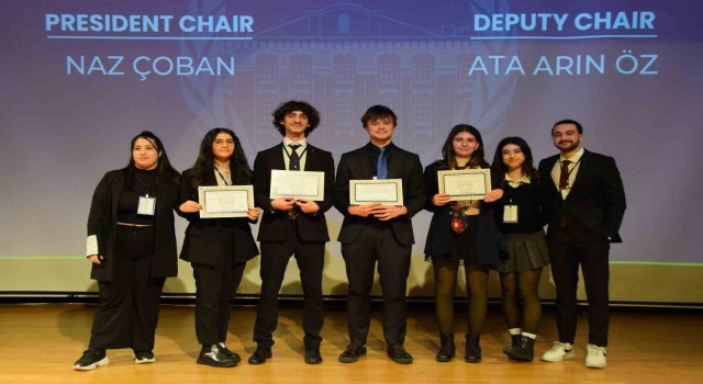 Lise öğrencilerinden HASTRAIN MUN başarısı