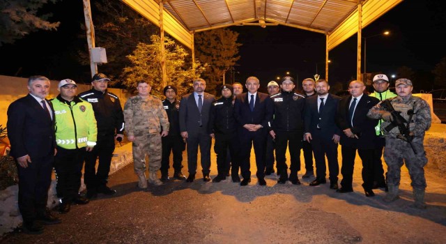 Mardin Valisi Akkoyun görevi başındaki personeli ziyaret etti