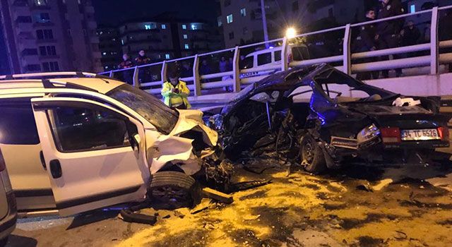 Mersin’de 3 aracın karıştığı kazada 2 kişi öldü, 4 kişi yaralandı