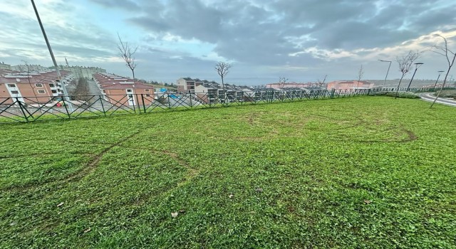 Motosikletli şehir vandalları iş başında