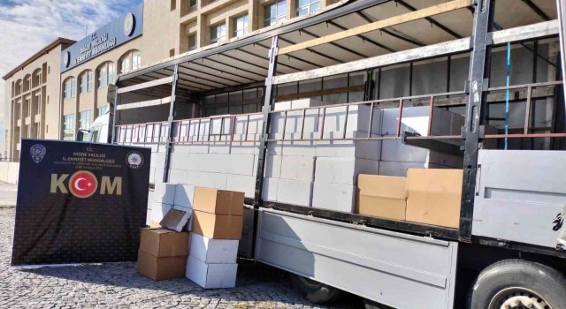 Niğdede 5 milyon 400 bin dolu makaron ele geçirildi