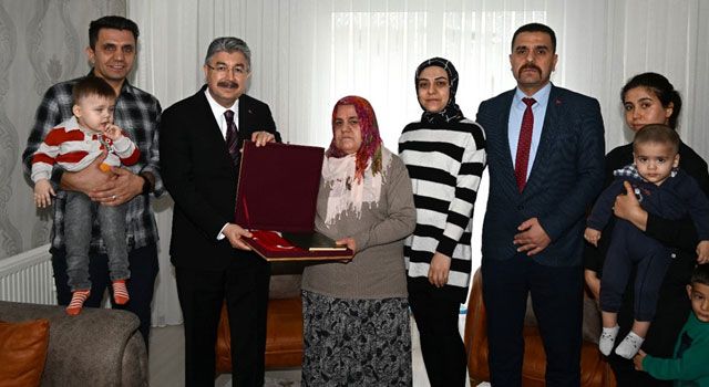 Osmaniye Valisi Yılmaz, Vatandaşları ve Şehit Ailelerini Ziyaret Etti