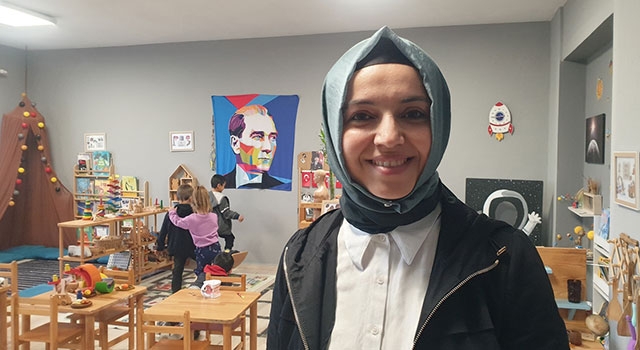 Osmaniyeli öğretmen afetten etkilenen bilim sanat sınıfını, okulun deposunda yeniden kurdu