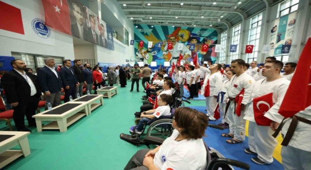 Özel sporcular hünerlerini sergiledi