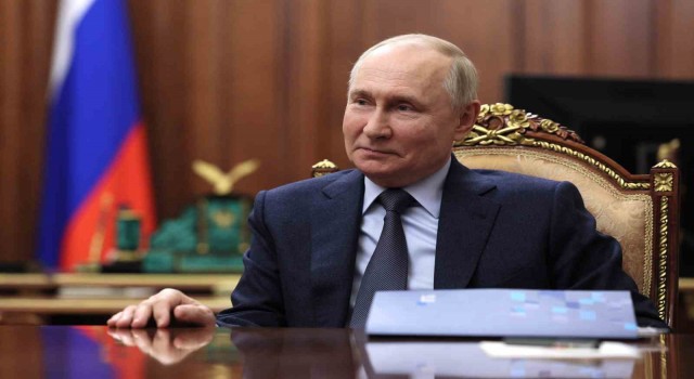 Putin'den asker sayısını yüzde 15 oranında artıran imza