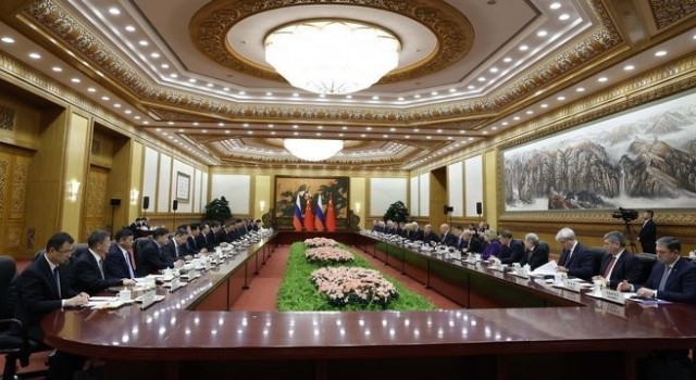Rusya Başbakanı Mihail Mişustin, Çin'de