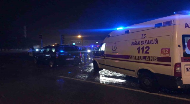 Sakarya'da tır ile hafif ticari araç çarpıştı: 2 yaralı