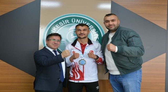 Şampiyondan, Rektör Oğurluya ziyaret