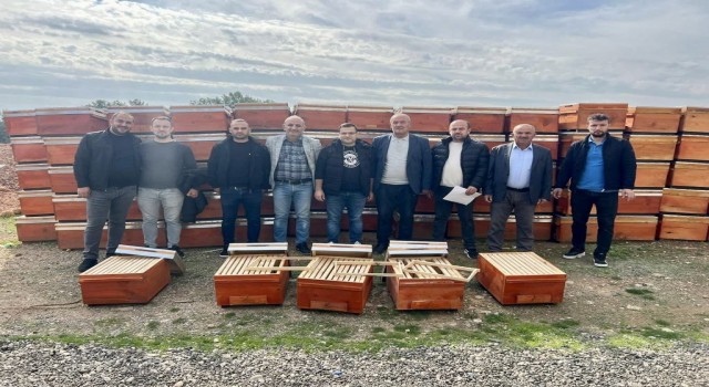 Siirt'te 100 arıcı aileye 3 bin arı kovanı dağıtıldı