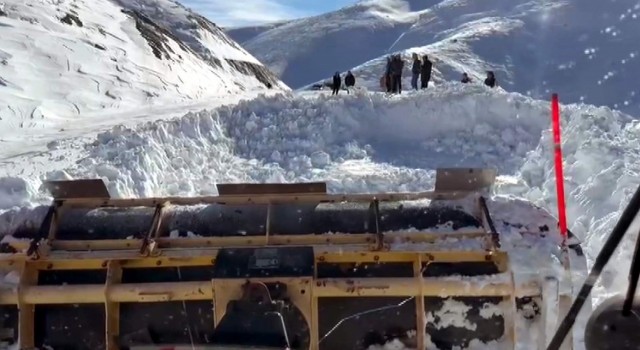 Siirtte kar nedeniyle kapanan grup köy yolları ulaşıma açıldı