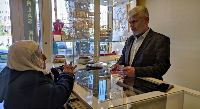 Şırnakta 65 yaşındaki kadın yüzüğünü Gazzeye bağışladı