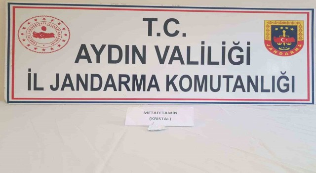 Şüpheli şahısların üzerinde uyuşturucu ele geçirildi