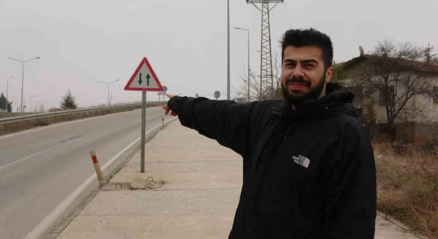 Tokatta sürücüleri hayrete düşüren tabela