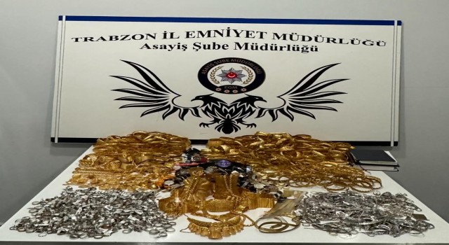 Trabzonda 2 kuyumcu piyasadan ucuza altın satarak ve sahte altın vererek 22 kişiyi 3 milyon lira dolandırdı