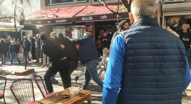 Tuncelide sınır ötesi operasyonları protesto eden DEM Partililere müdahale: 6 gözaltı