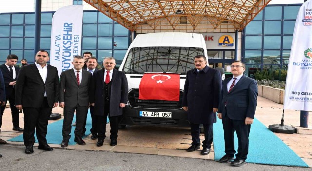 Turgut Özal Tıp Merkezine araç hediyesi