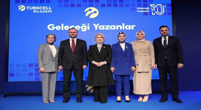 Turkcell ile "Geleceği Yazanlar" 10 yaşında